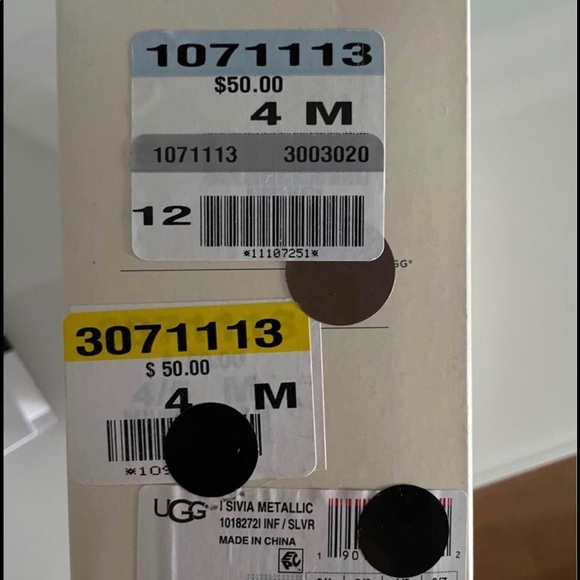 Ugg slippers/moccasins - Picture 4 of 4